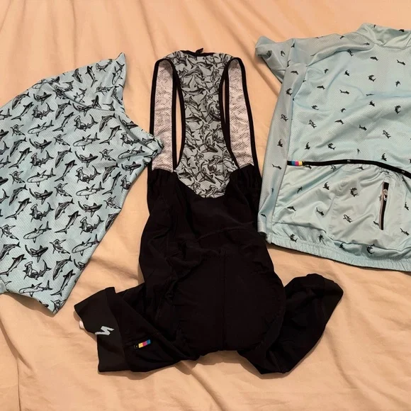 Specialized Shark Week Set: Jersey, Base Layer and Bib Shorts - Picture 2 of 7